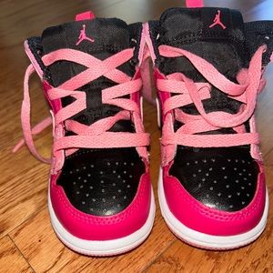Kids size 6c Jordans in Pink and black
